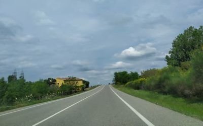 Carretera convencional con arcén grande videoanálisis