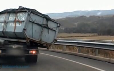 Consecuencias de no colocar bien la carga en un vehículo | VIDEOANÁLISIS