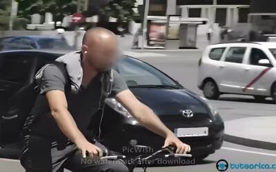 fOTOANÁLISIS Ciclista sin casco en vía urbana