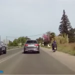 Adelantamiento a ciclomotor sin invadir el sentido contrario, minivideo
