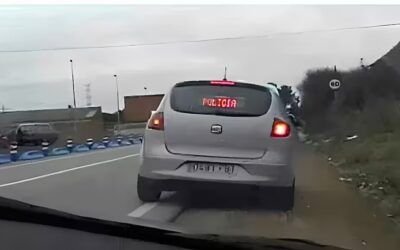 Vehículo camuflado de policía, imagen