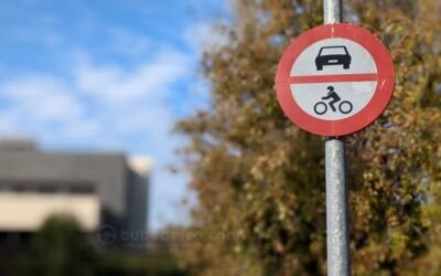 R102 entrada prohibida a vehículos motor | FOTOANÁLISIS