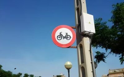 R105 entrada prohibida a ciclomotores | FOTOANÁLISIS
