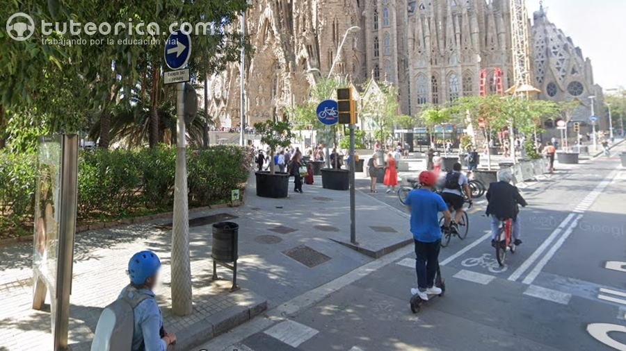 Patinetes eléctricos por carril bici imagen