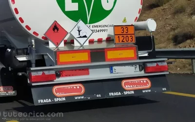 Vehículo articulado con materias peligrosas VIDEOANÁLISIS