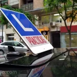 Se&ntilde;al V14 veh&iacute;culo de autoescuela, minivideo