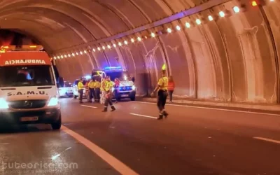 Ambulancia recogiendo a un herido, minivideo