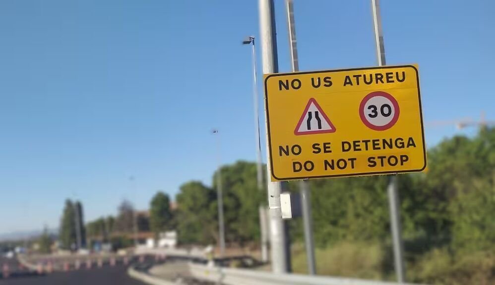 Idioma en señales de trafico Idioma en señales de trafico
